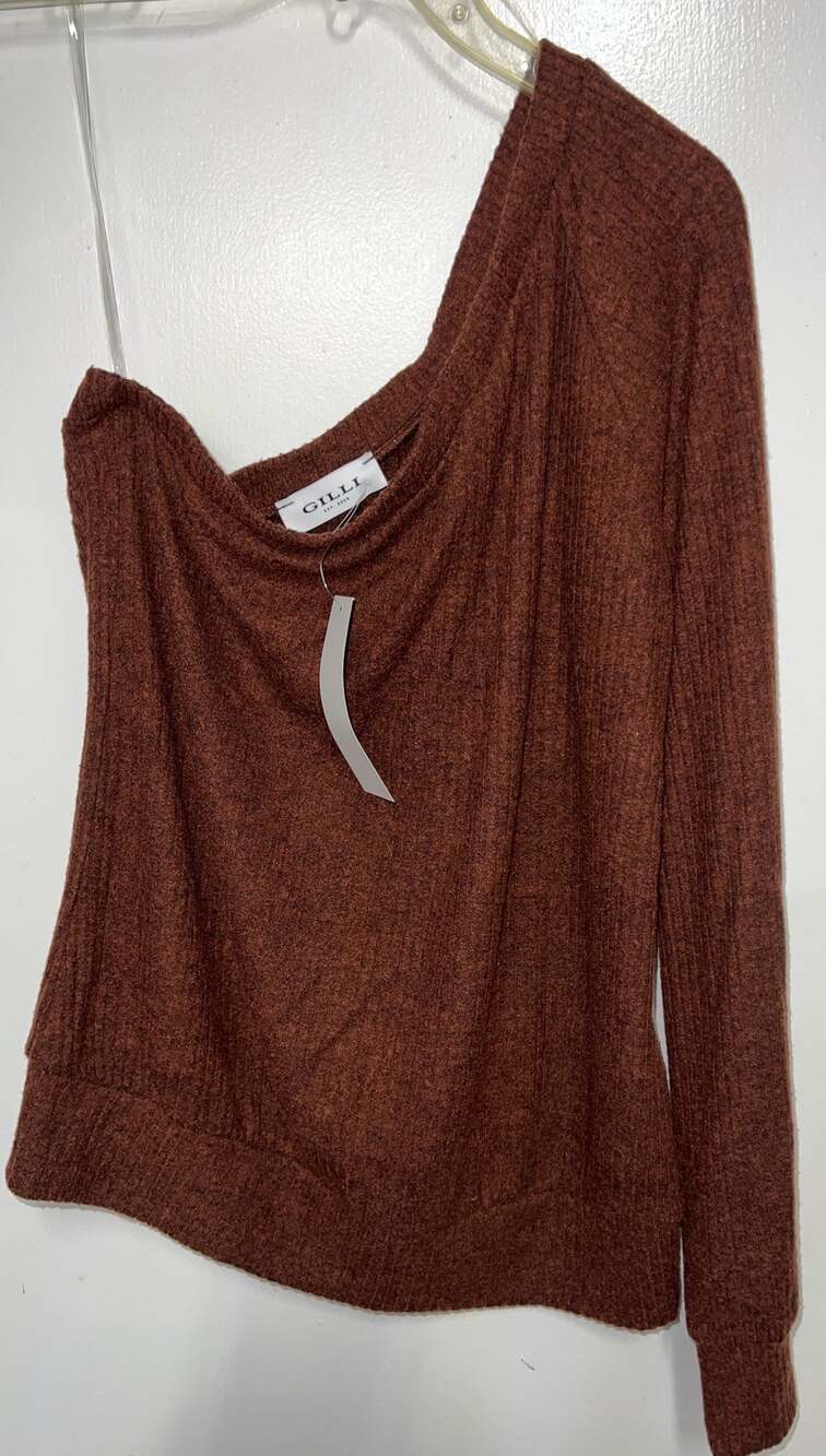 NWT Gilli One Sleeve Sweater Rusty Brown M